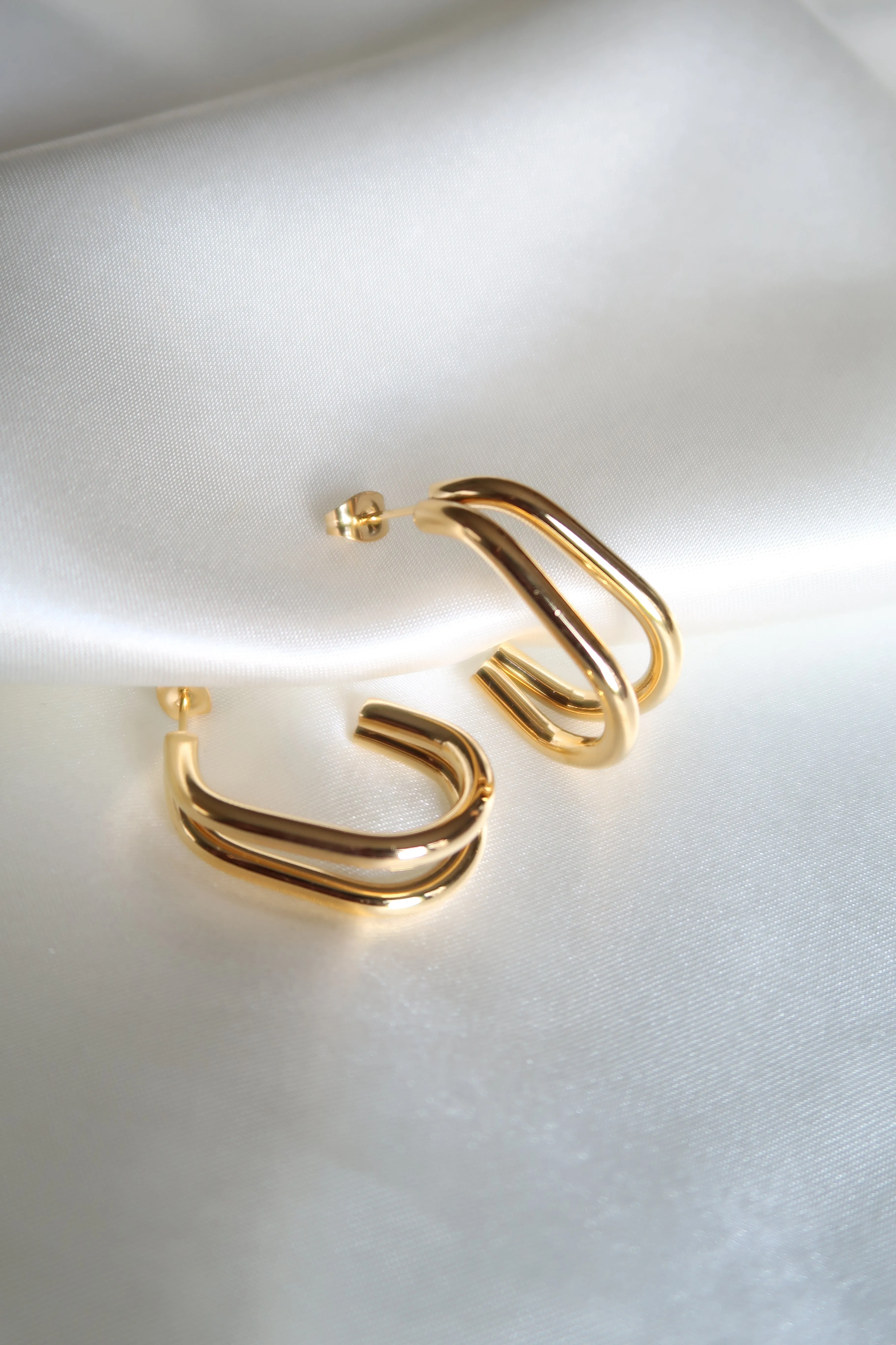 Michelle Curved Earrings