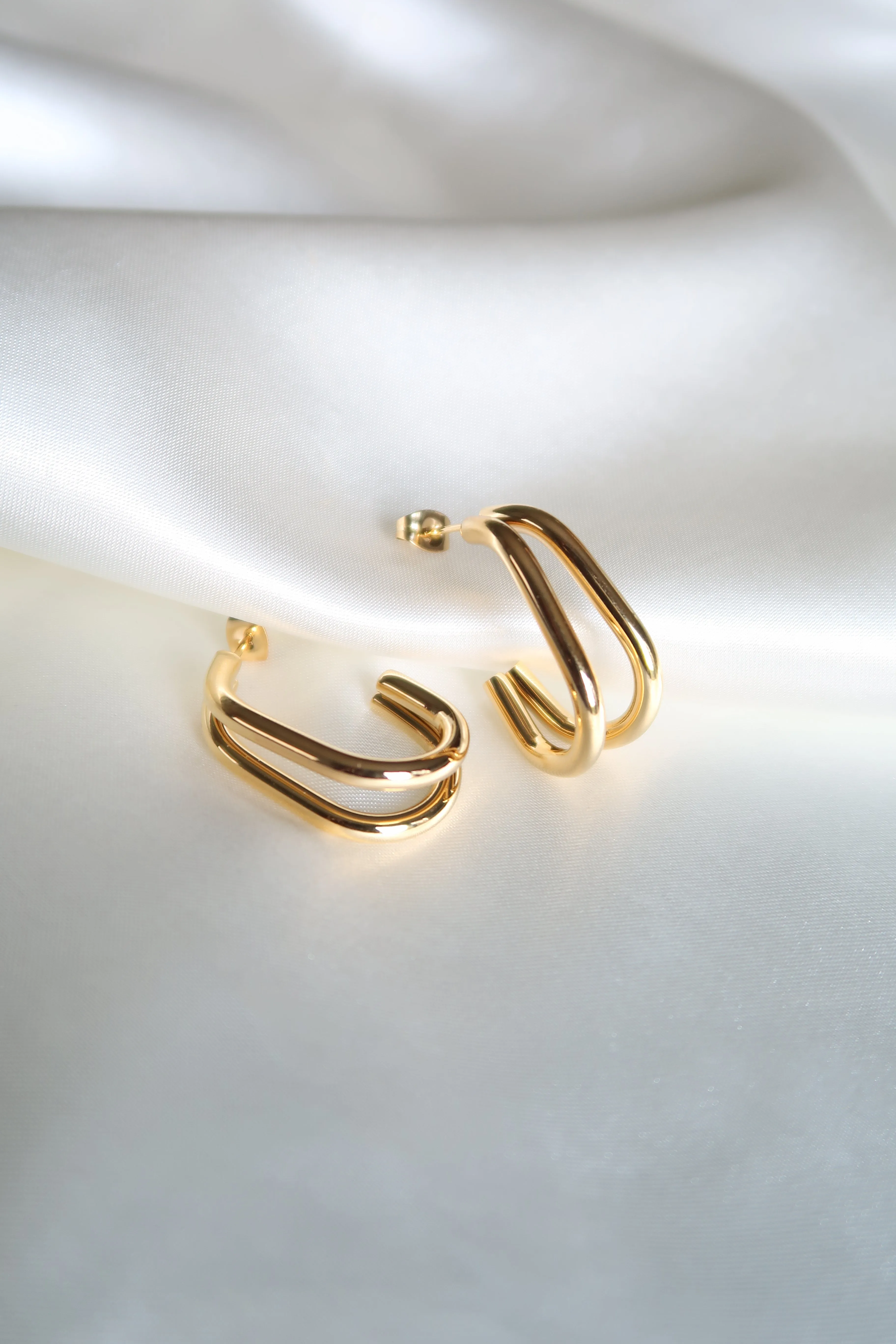 Michelle Curved Earrings
